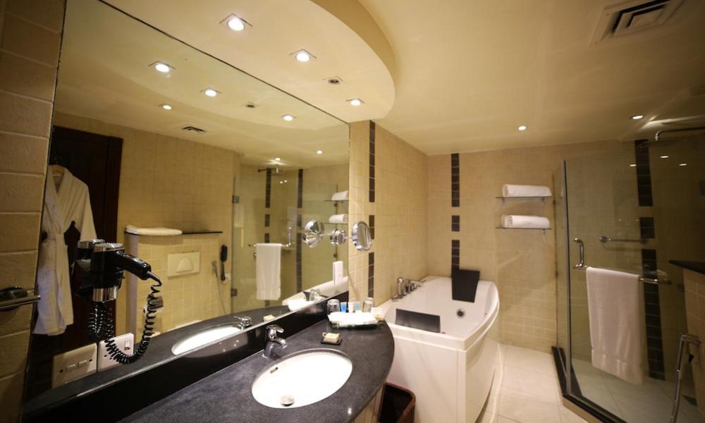 Park Lane Hotel Лахор Екстер'єр фото