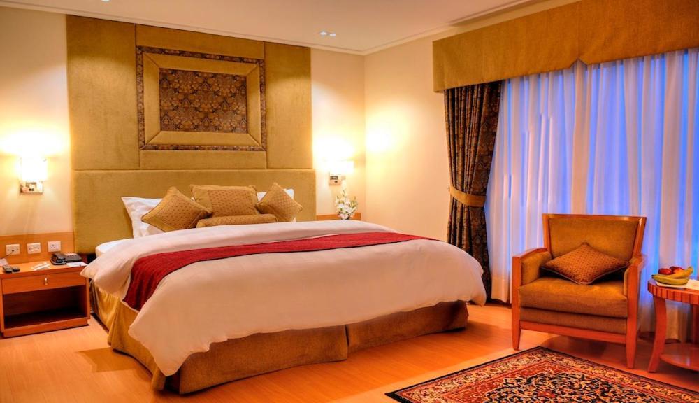 Park Lane Hotel Лахор Екстер'єр фото