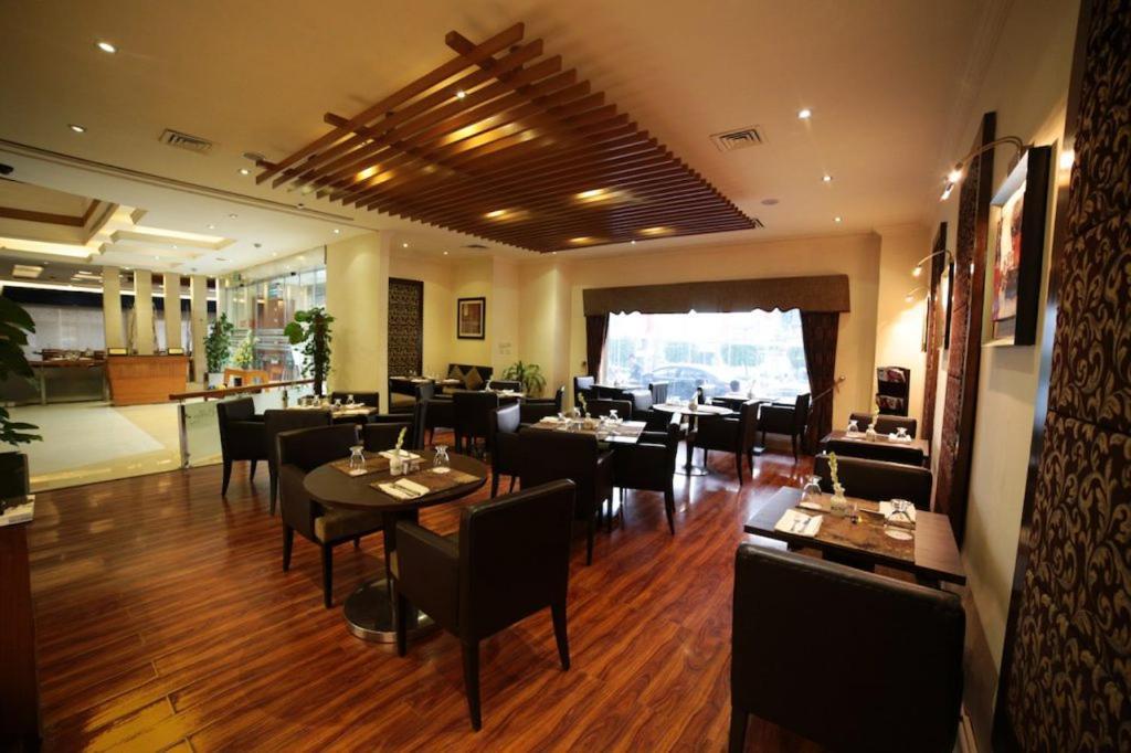 Park Lane Hotel Лахор Екстер'єр фото